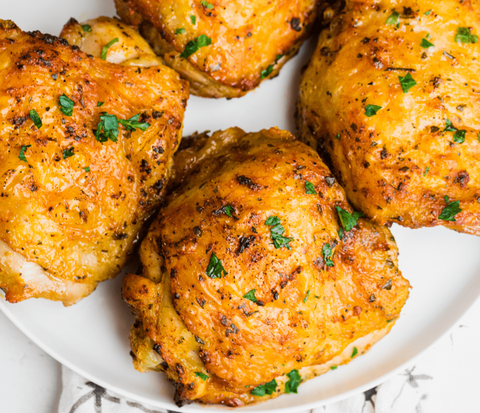 Pasture-Raised Bone-in Skin-on Chicken Thighs - Green Tomato 
